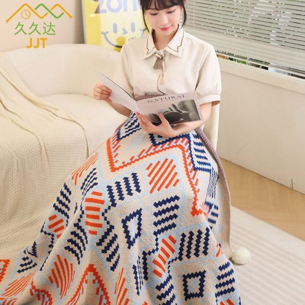 Geometric Pattern Knitted Blanket