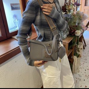 Woman's Elegant Cross Body Bag - Image 3