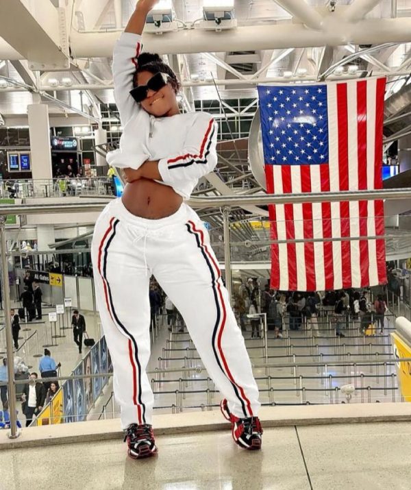 Woman's Stripe Detail Sweater Tracksuit (C3340)