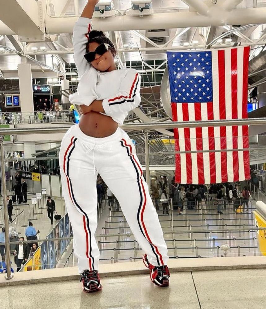 Woman's Stripe Detail Sweater Tracksuit (C3340)