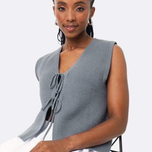 Woman's Sleeveless Cropped Sweater Top (YB0044)