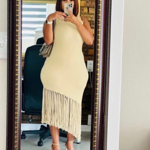 Woman's Knitted Tussle Midi Fringe Dress (YB21022)