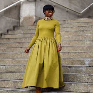 Round Neck Backless Dress (D5779) - Image 4