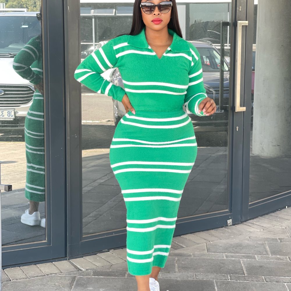 Sexy Knitted V-Neck Top and Skirt Set (W4425)