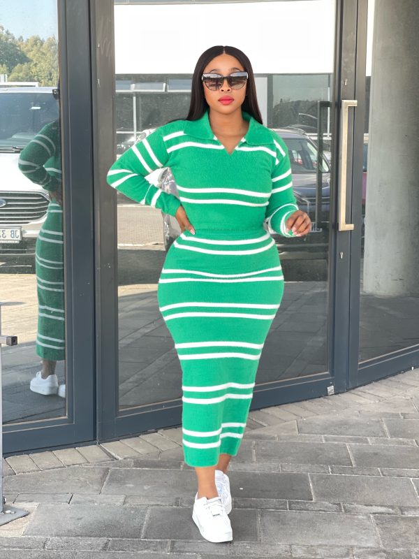 Sexy Knitted V-Neck Top and Skirt Set (W4425)