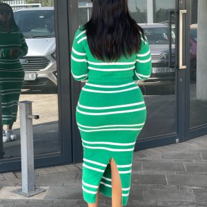 Sexy Knitted V-Neck Top and Skirt Set (W4425) - Image 3